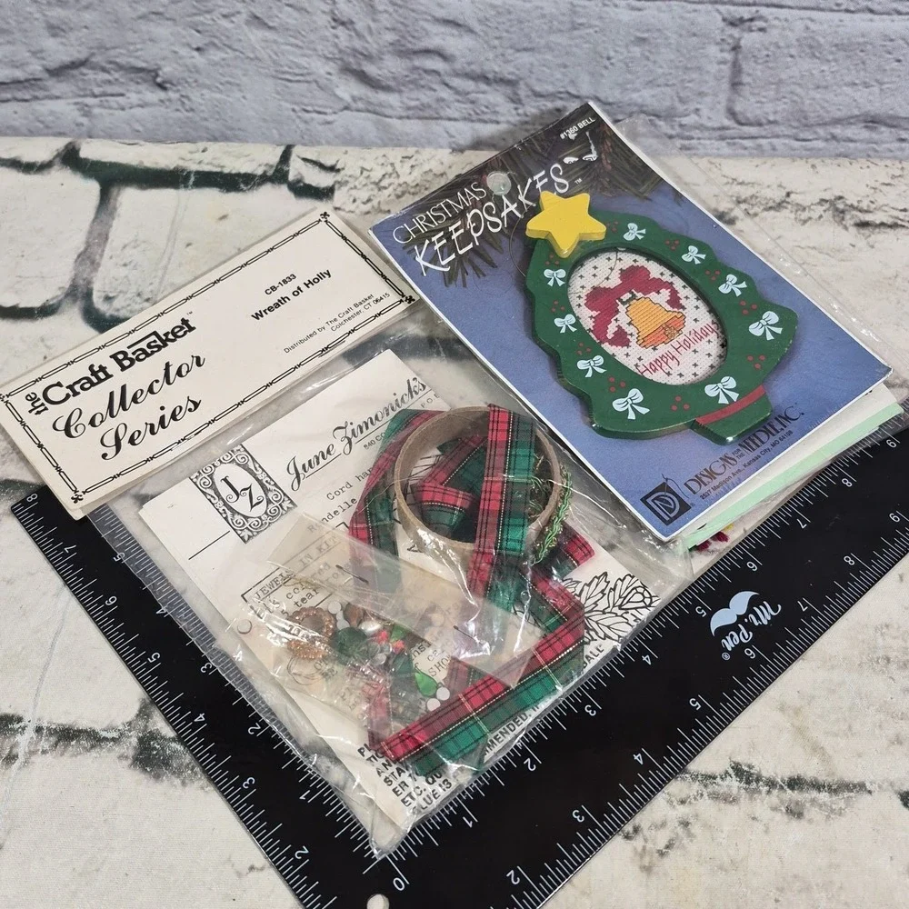 Vtg Nos Lot Of 3 Christmas Craft Kits Plastic Canvas Cross Stitch‎ Wreath New